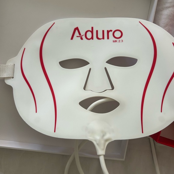 Aduro LED Facial Mask - Picture 2 of 5